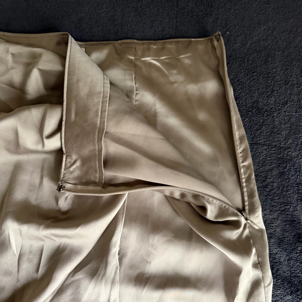 Abercrombie & Fitch satin midi skirt with slit - Picture 4 of 6